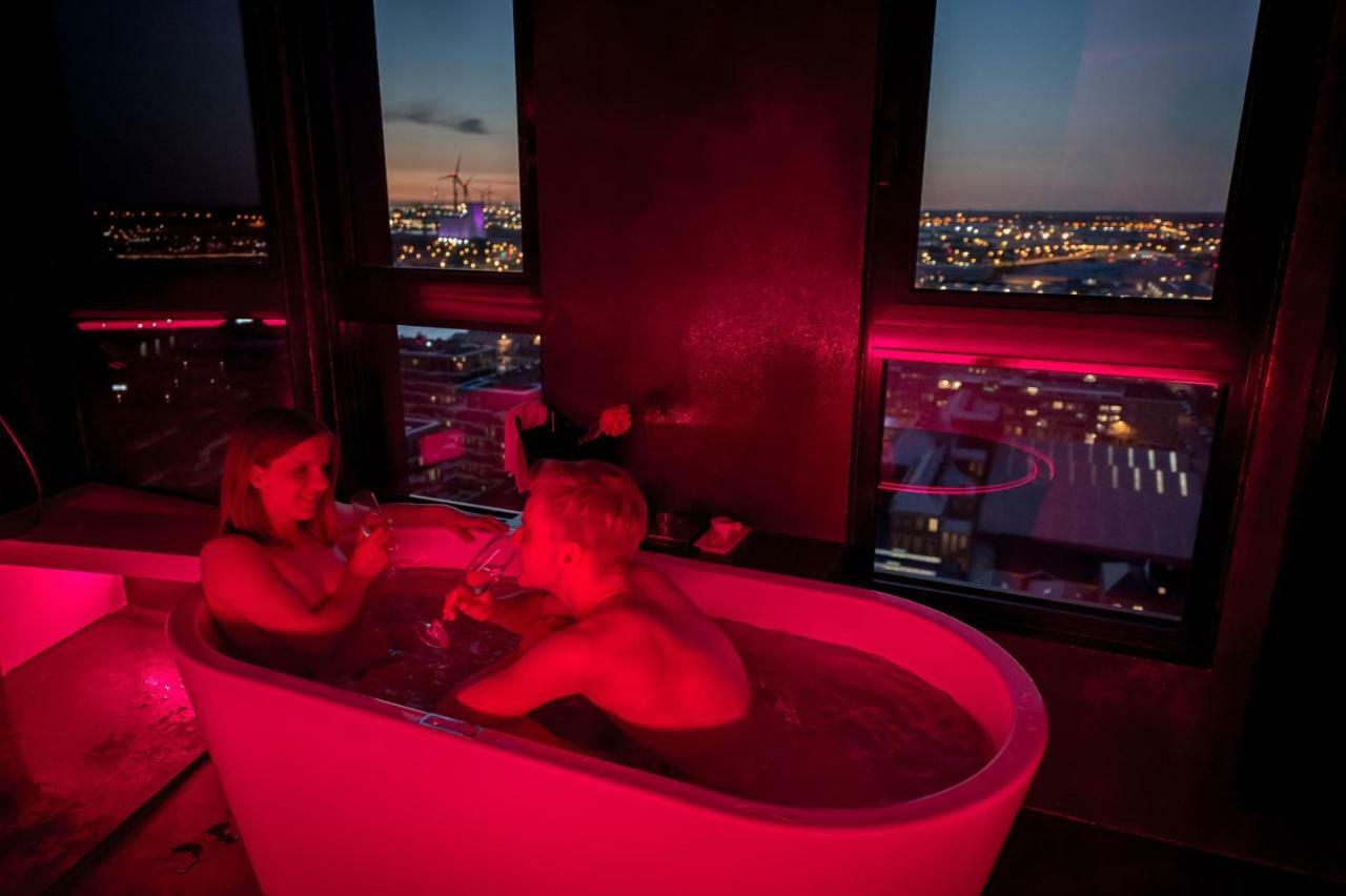 Appartamento SkyNooz-exclusive privé wellness penthouse Anversa Esterno foto