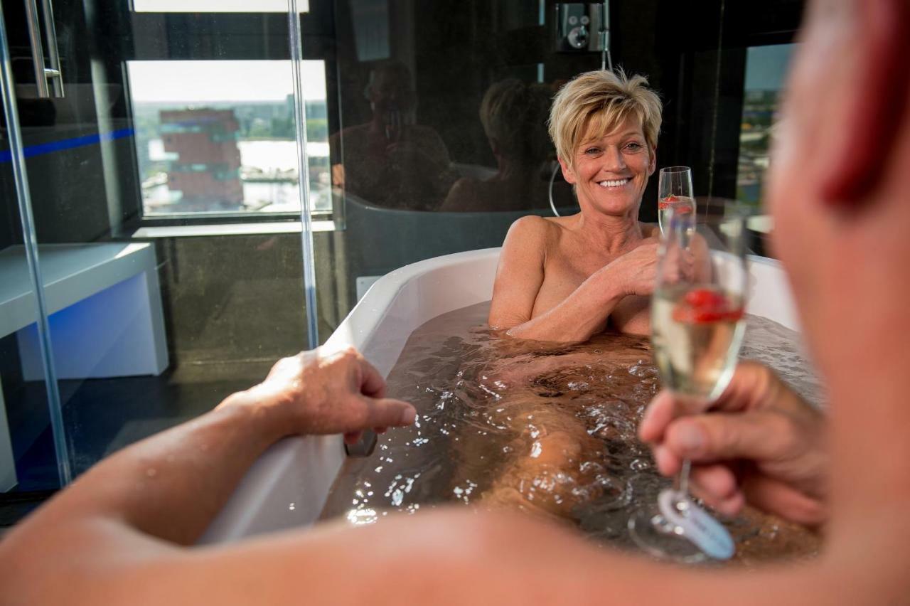 Appartamento SkyNooz-exclusive privé wellness penthouse Anversa Esterno foto